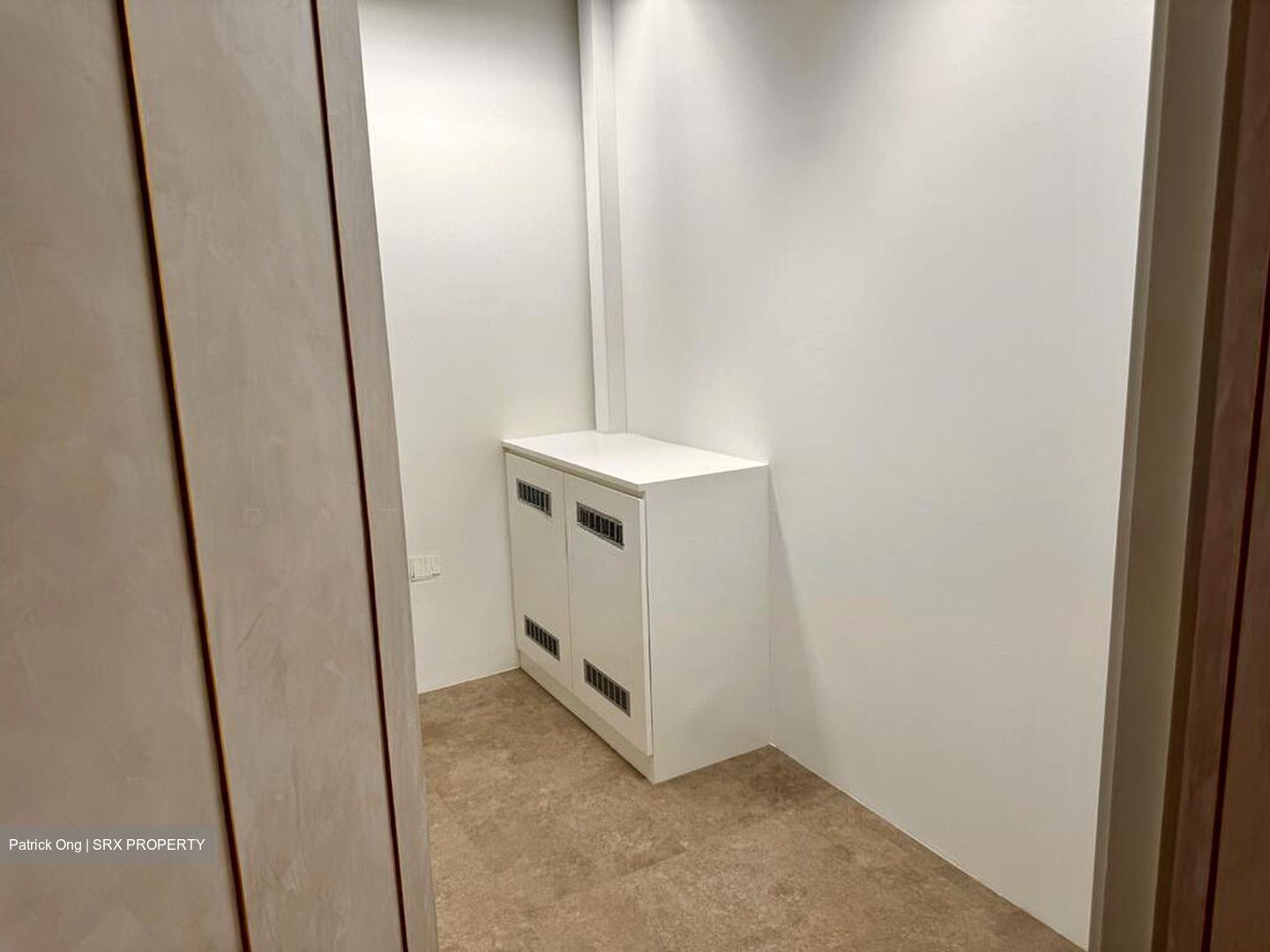 Robinson 112 (D1), Office #606783671